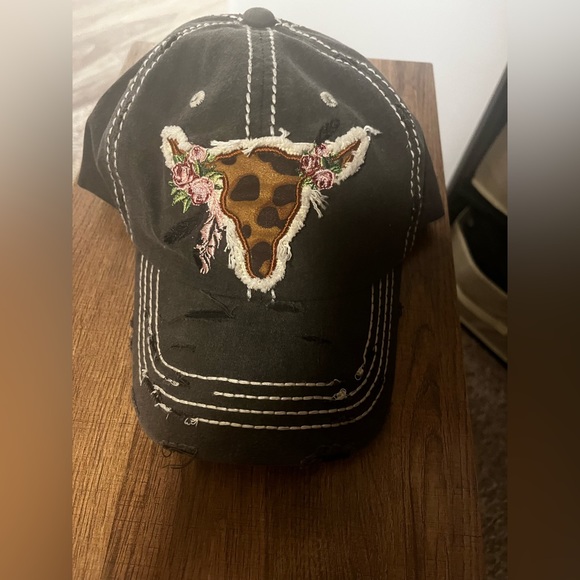 Hat - Picture 1 of 2